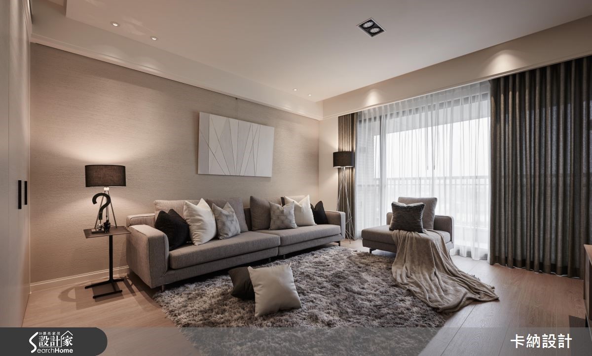 巧用天花板界定场域，营造宽敞美式情调