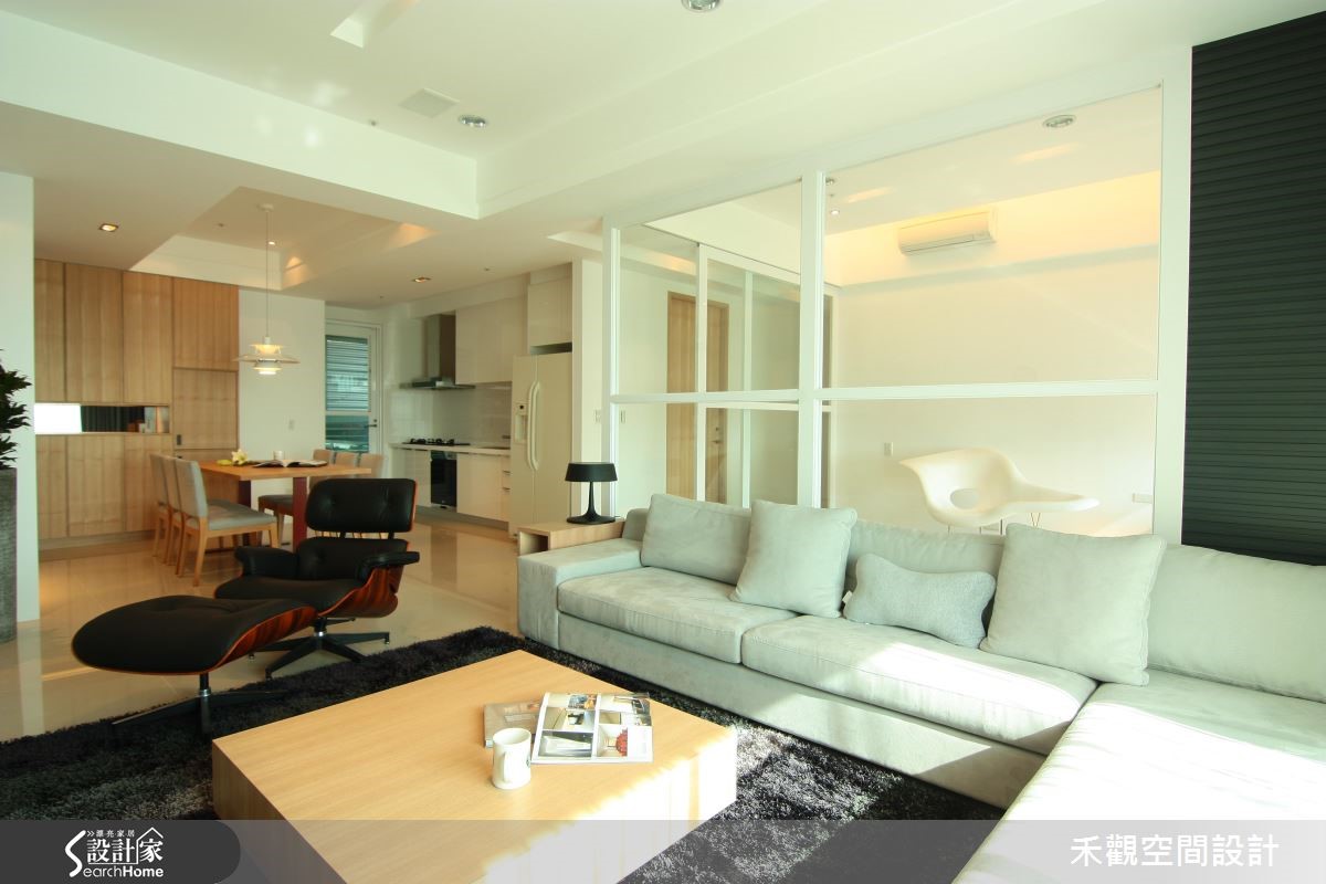 当纯白遇上木色，打造日光流转的纯净之家