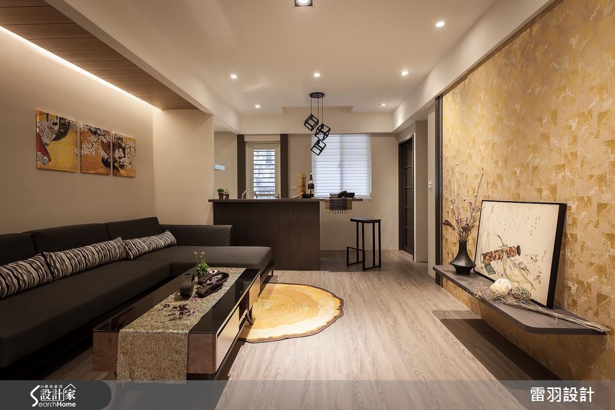 沉静木色点缀金色细节，迎门就见和式风情