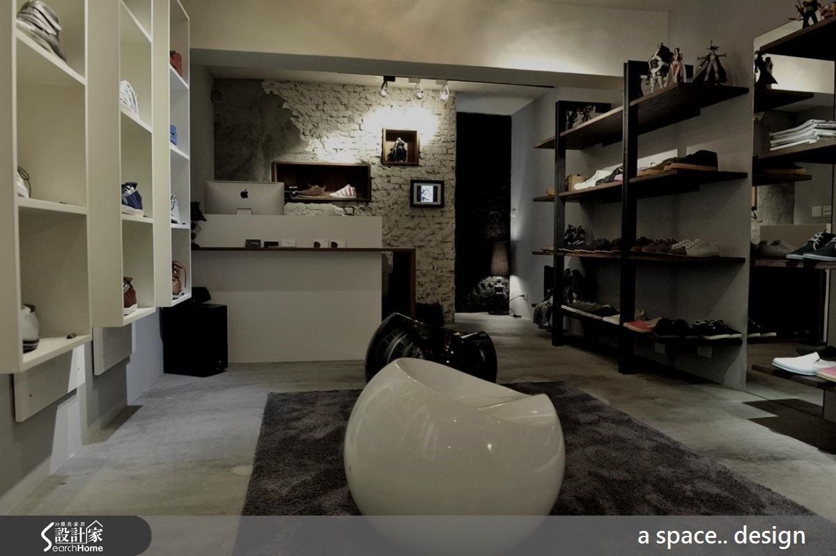 调和木、铁与砖墙，老屋换上Loft新装