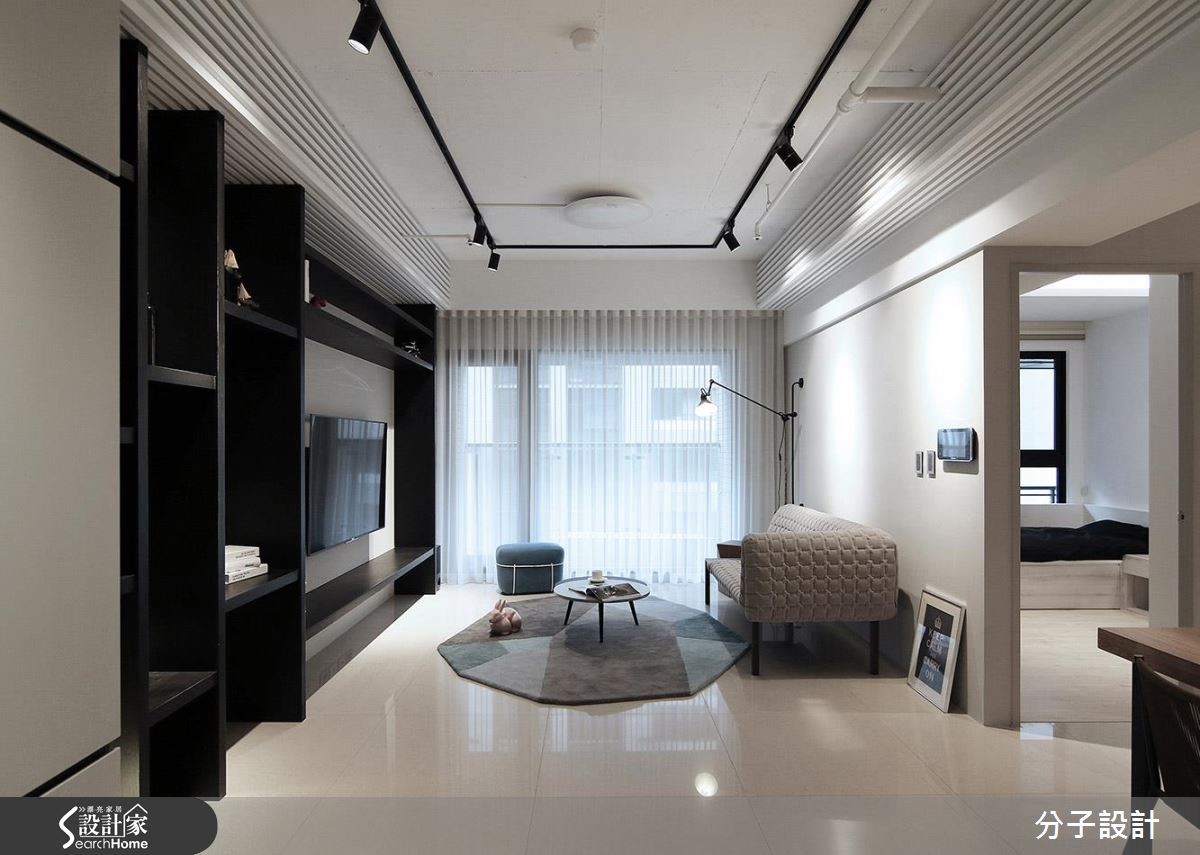 沉稳色调与木质纹理，营造干净有型的居家