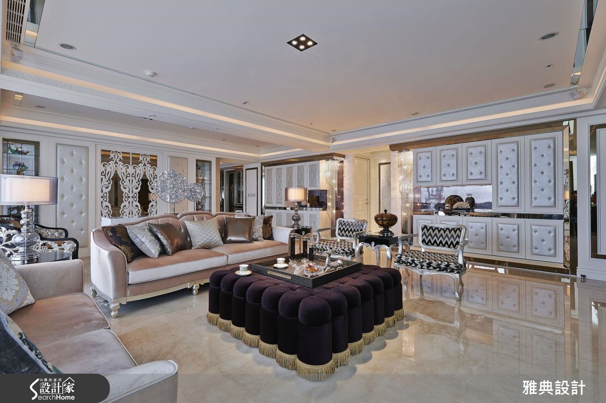 增添镶铜和水晶钻饰，展现新古典大宅气势