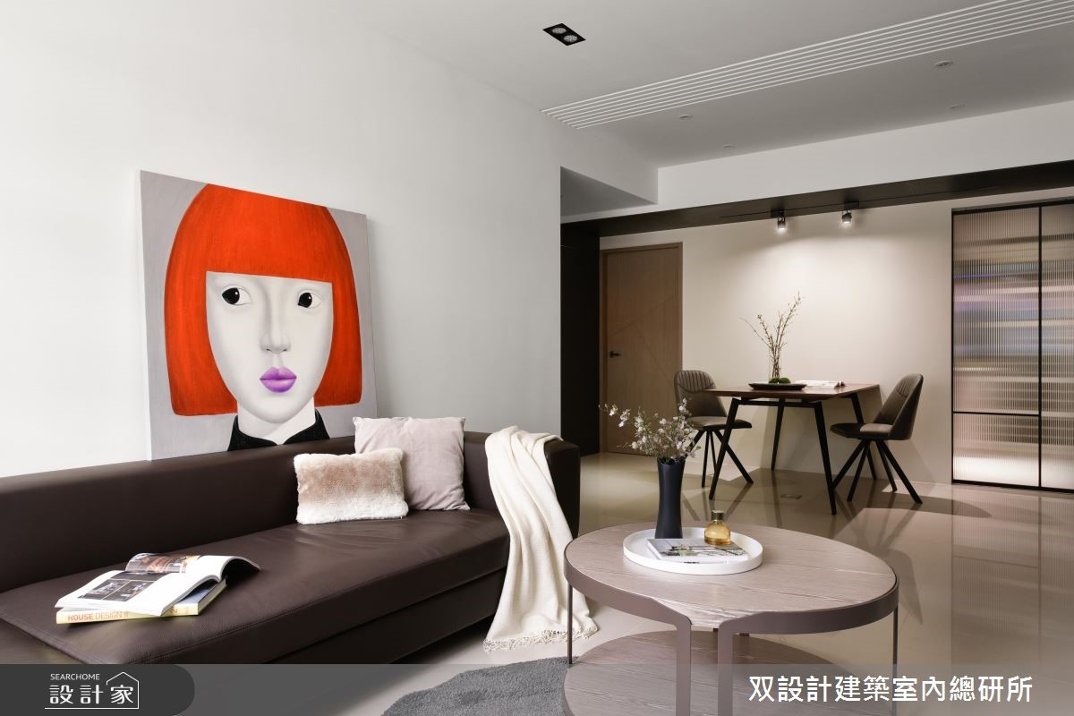 留白美搭配轻巧家具，勾勒简约现代宅