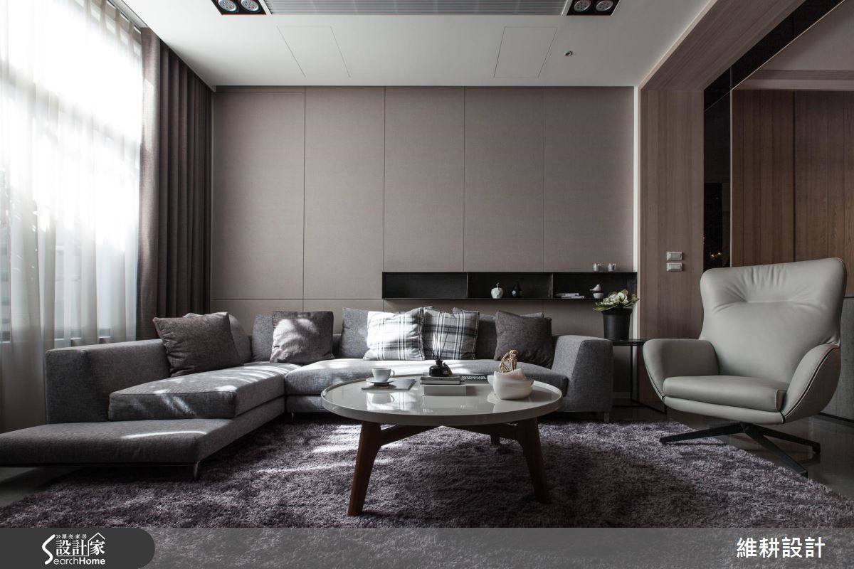 用材质与光影，勾勒出大器现代宅