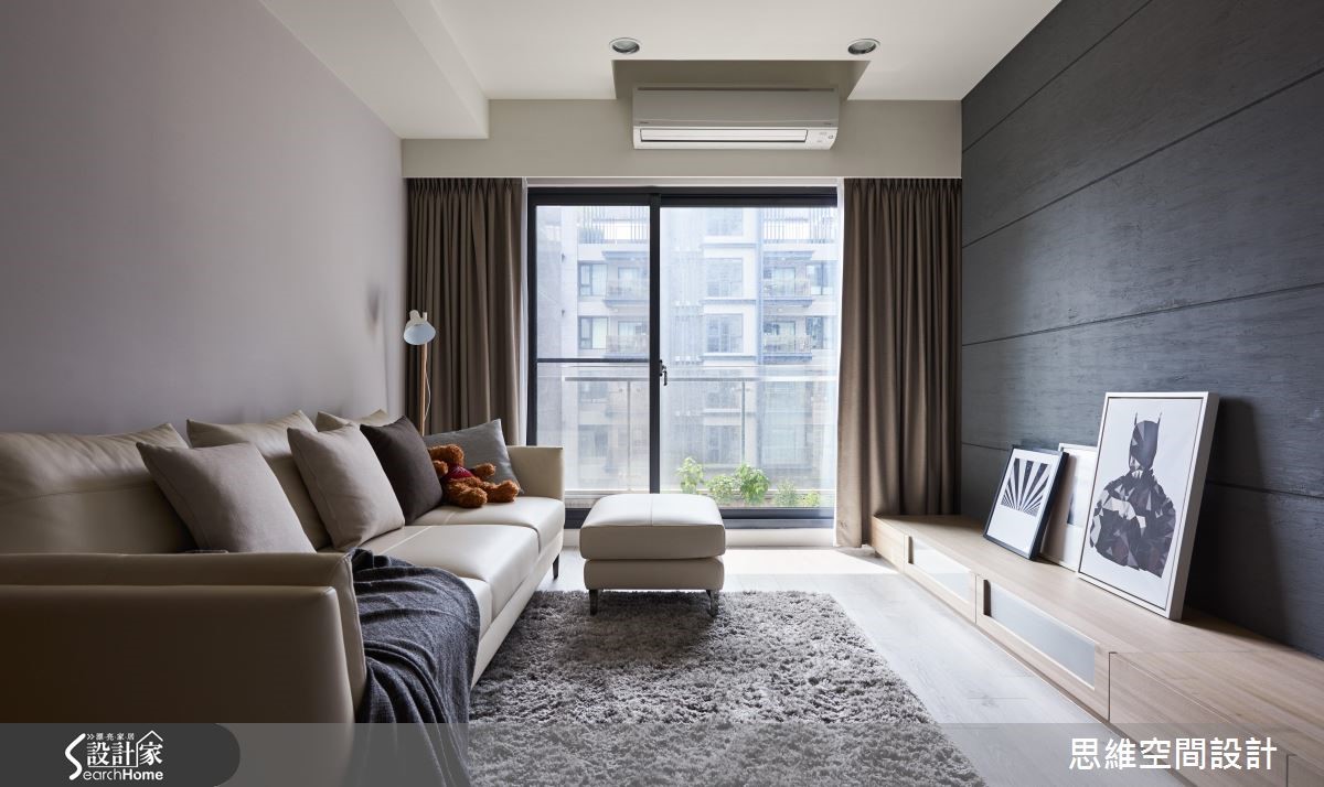 灰与蓝层层交织，铺叙清爽宁静的现代宅