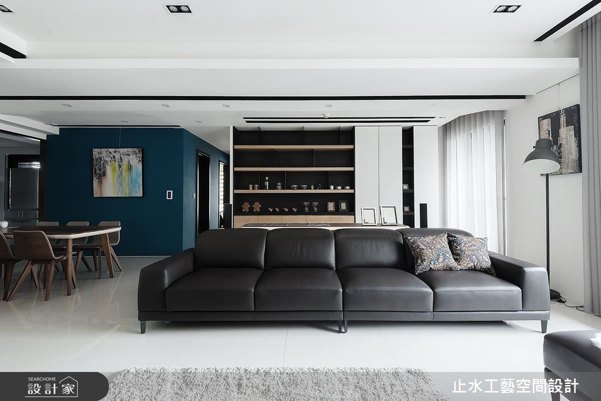 添入深蓝及浅灰，勾勒优雅居住氛围