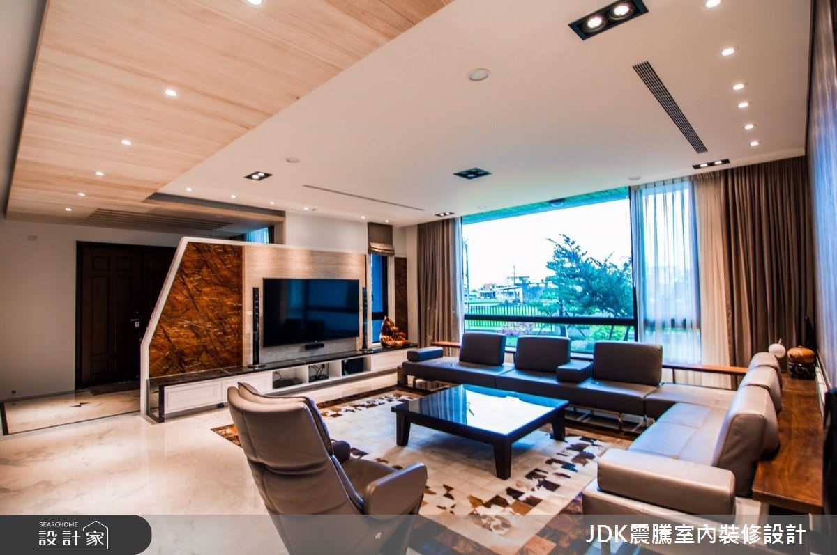 兼具奢华与沉稳，一次拥有两种现代风