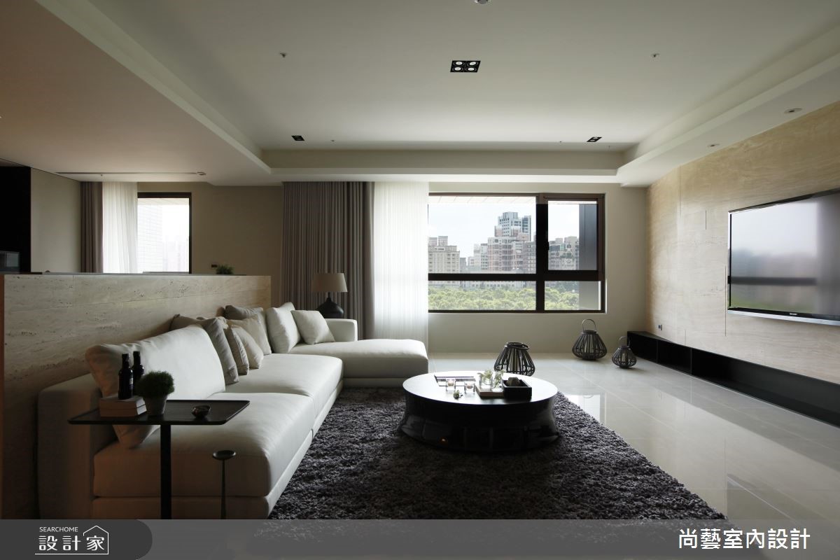 原木与石材的自然交织，大宅添人文气韵