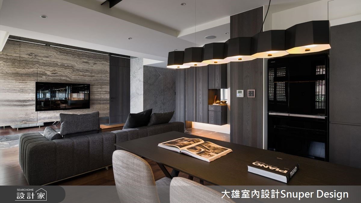 混搭木皮与大理石，打造沉稳居宅