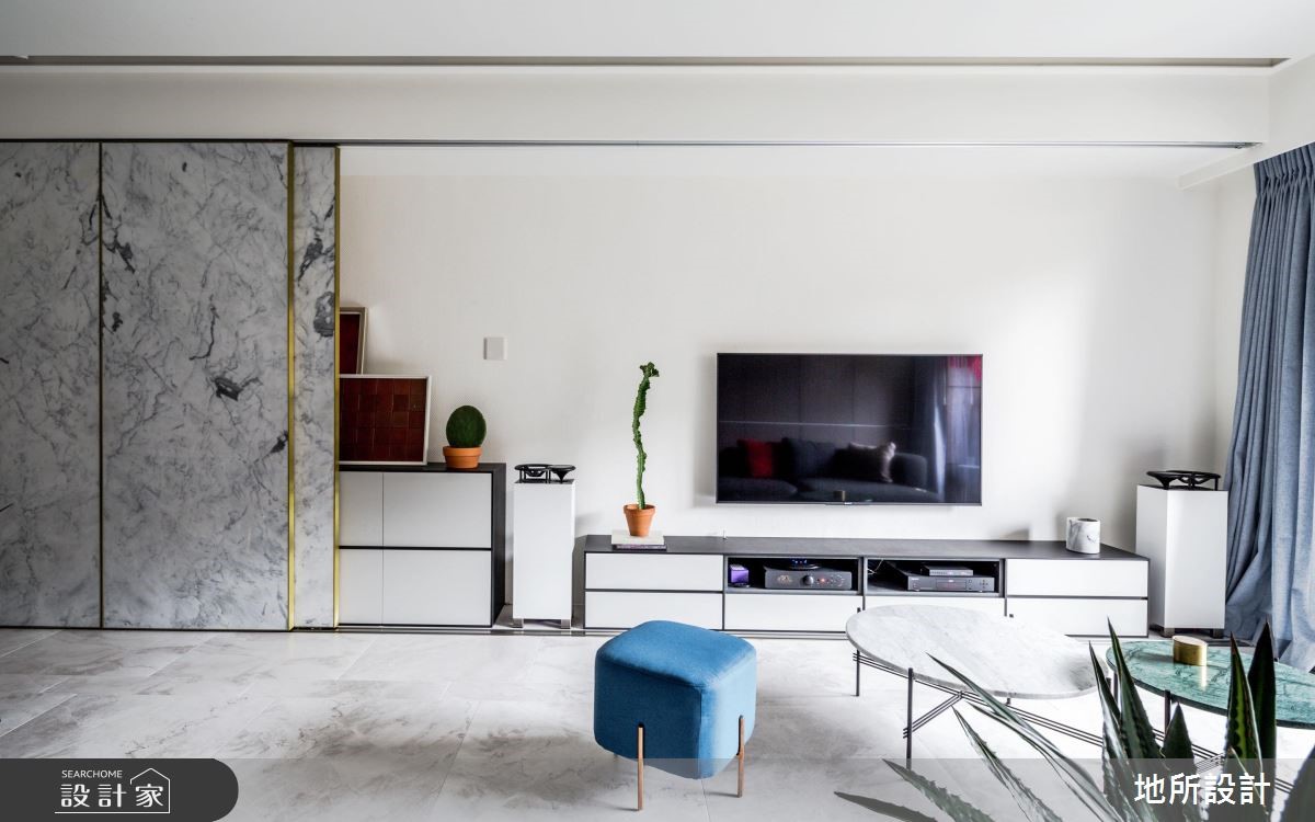 净白大理石搭镀钛金，长型暗屋化为轻奢宅