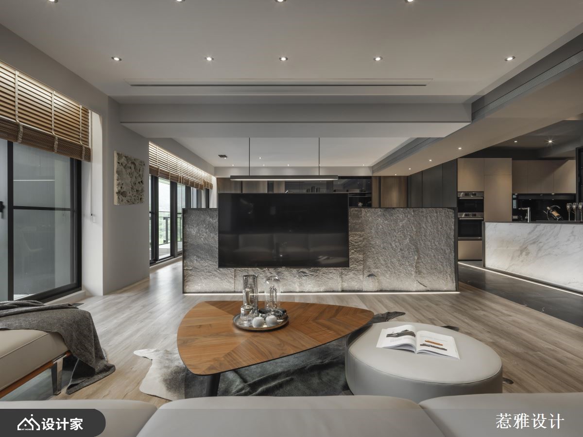 与湖畔风光为邻！引领光感大宅的通透动线