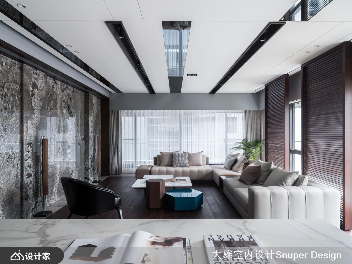 沉浸南洋度假风情的惬意！半透明推拉门瞬间转换豪宅的生活场景