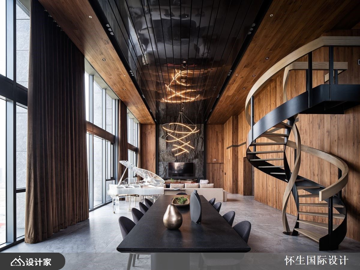 我与景观当邻居！艺术旋转梯、梯下酒窖，穿梭顶层豪宅的精致生活