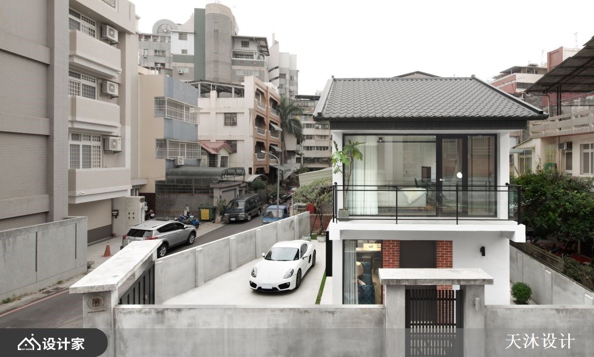 用复古孕育新生！60年老别墅没了隔间束缚，以简约设计完美工作与生活