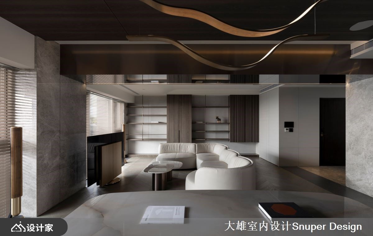 沉静的现代都会居所，以木质、石材与光打造生活的流动诗篇