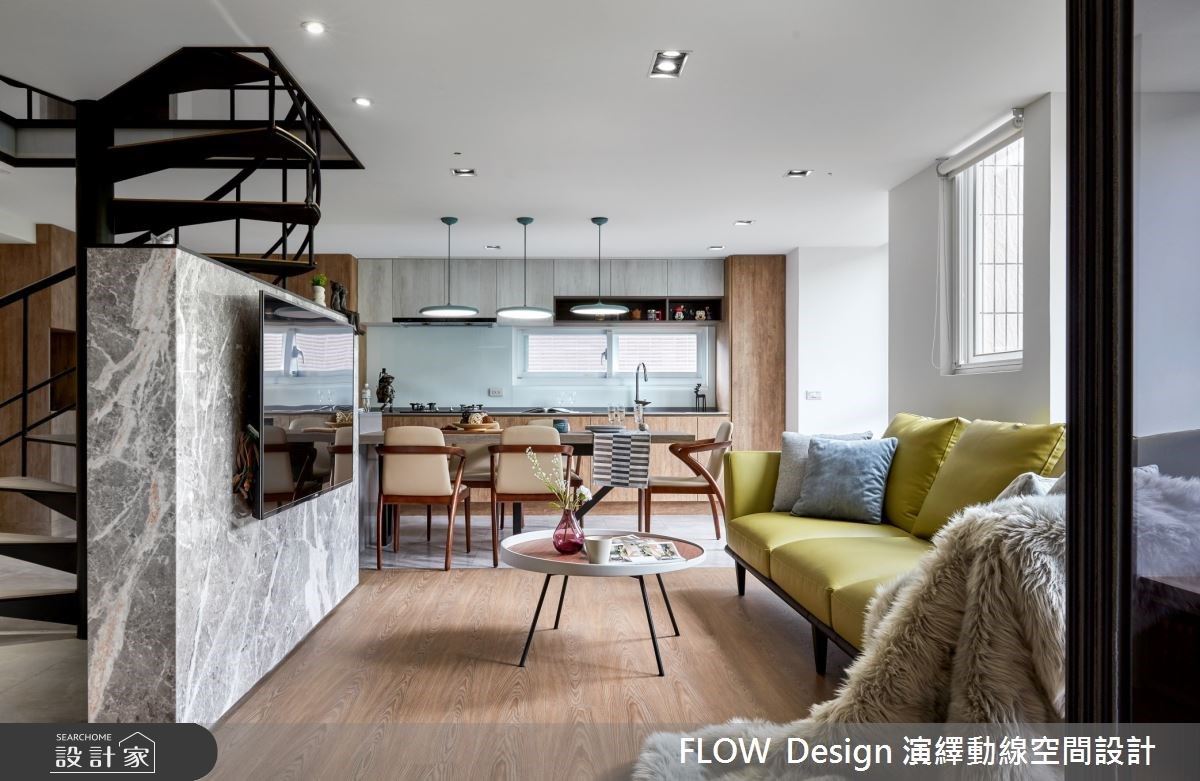 42坪中古屋大进击！梦幻斜屋顶X北欧复层宅 让大餐桌充满着一家三口的欢笑声