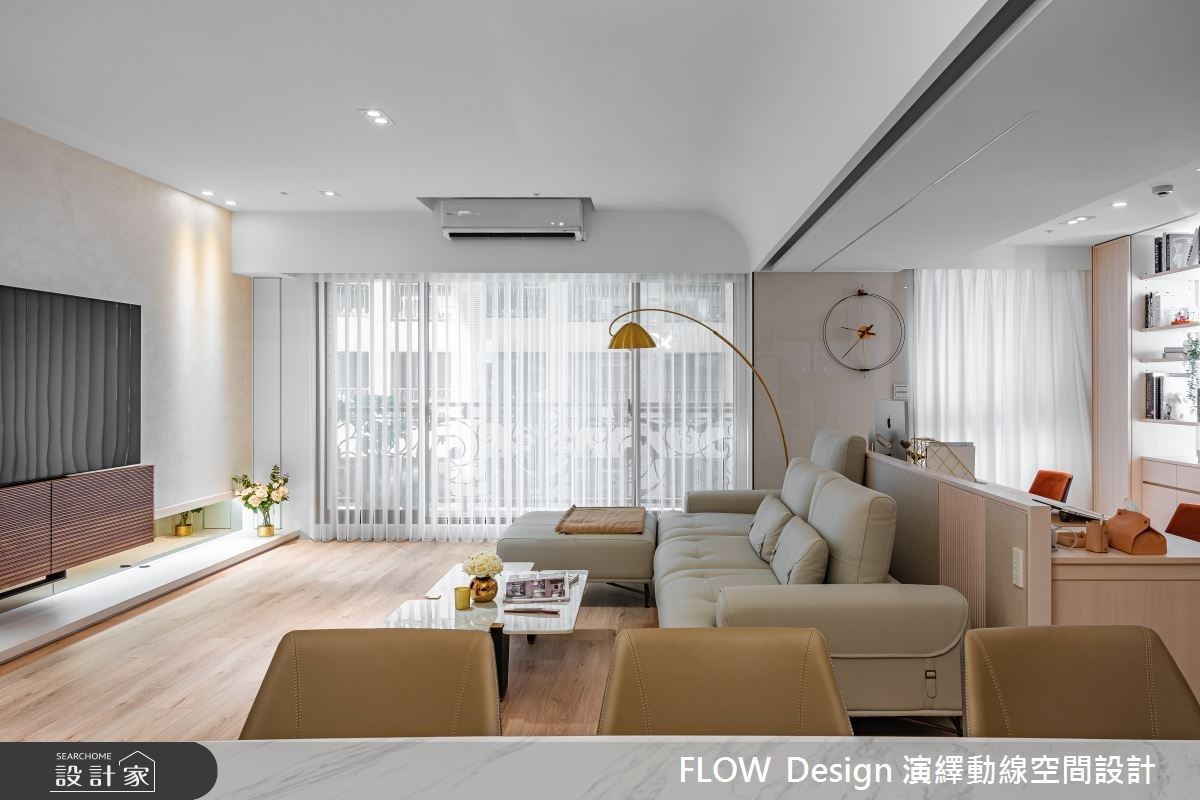 15 年中古屋改款升级！除了厨房中岛与开放书房，主卧玻璃更衣间与卫浴相连设计更让人惊艳