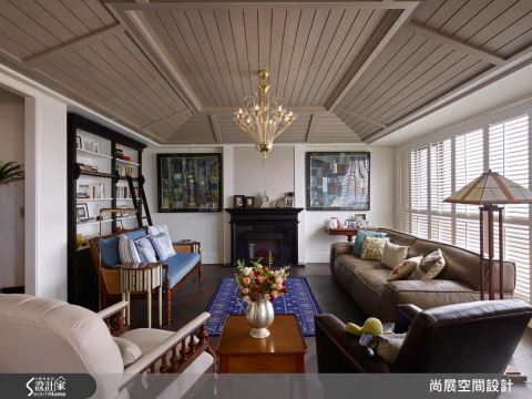 挑高吊顶造度假风，美式宅品味优雅假期